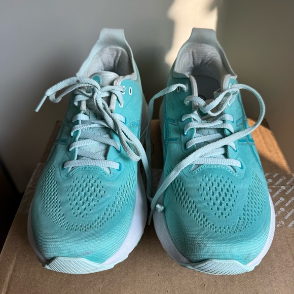 ASICS Gel Kayano 31 - Women’s 9.5 Running - Picture 2 of 9